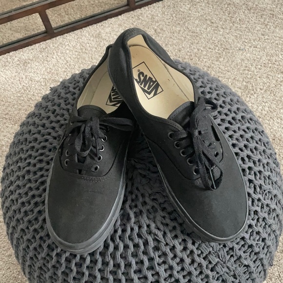 Men’s Vans - Picture 1 of 6